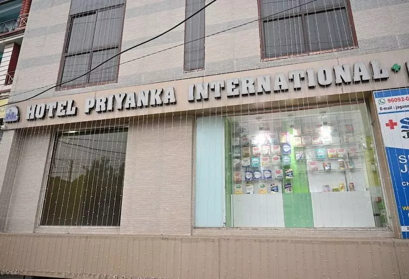 ホテル Priyanka International