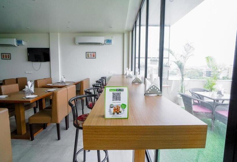 Hotel Saltstayz Executive Serviced Apartment Unitech Cyber Park & Near Huda City Metro