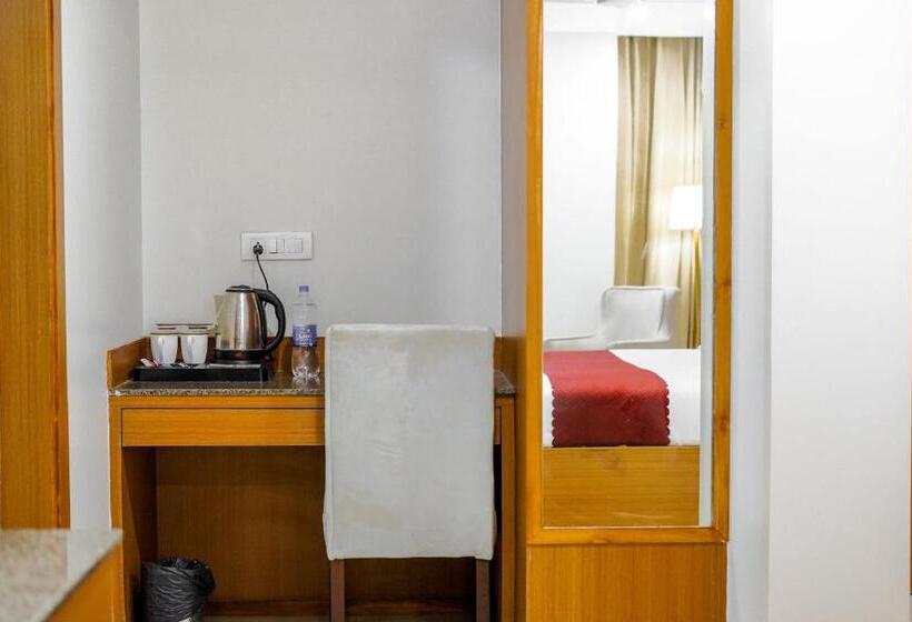 Hotel Saltstayz Executive Serviced Apartment Unitech Cyber Park & Near Huda City Metro