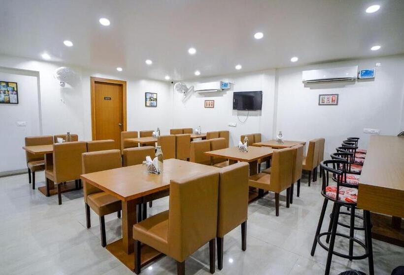 Hotel Saltstayz Executive Serviced Apartment Unitech Cyber Park & Near Huda City Metro