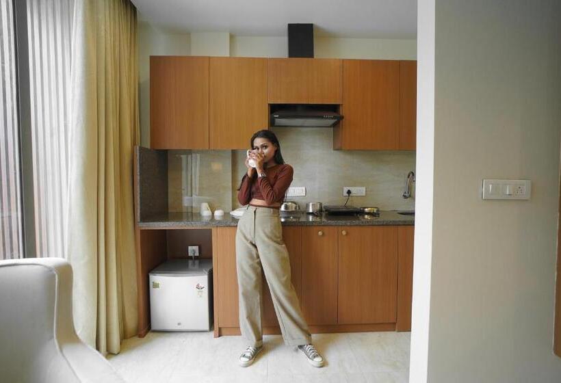 Hotel Saltstayz Executive Serviced Apartment Unitech Cyber Park & Near Huda City Metro