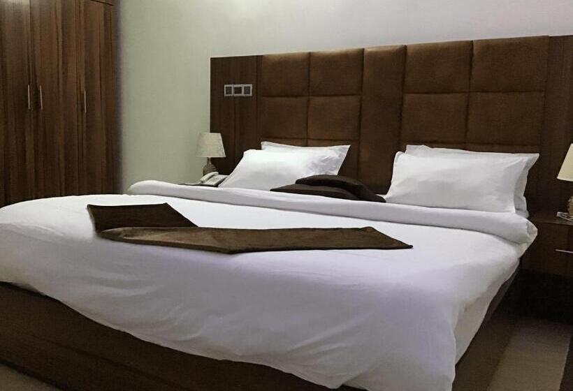Ug Wils Hotels And Suites