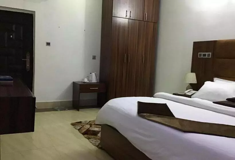 Ug Wils Hotels And Suites