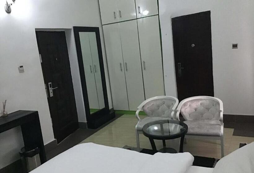 Ug Wils Hotels And Suites