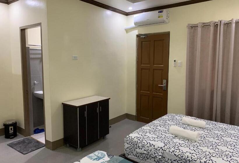 Общежитие Zl Travelers Inn