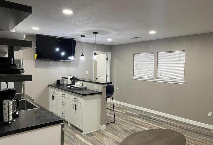 Apt 5 Dorsey At High Plains Lodge