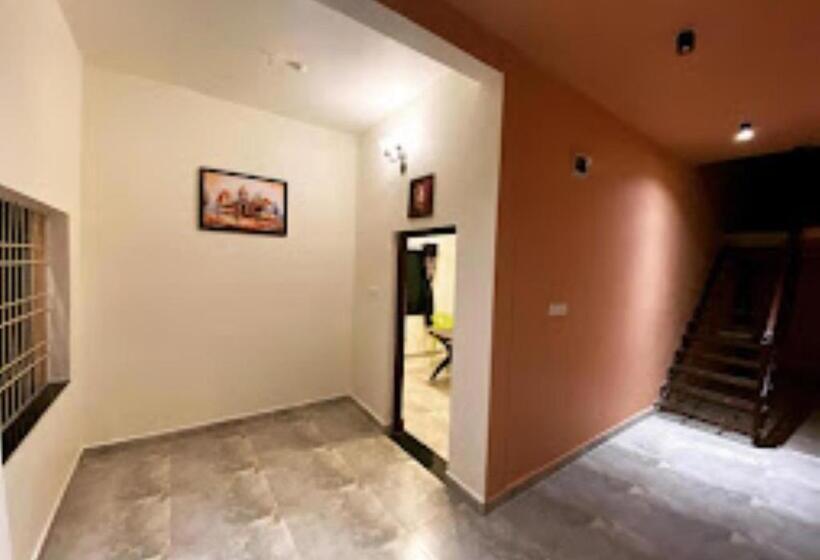 Отель Erisha Tadoba Chandrapur