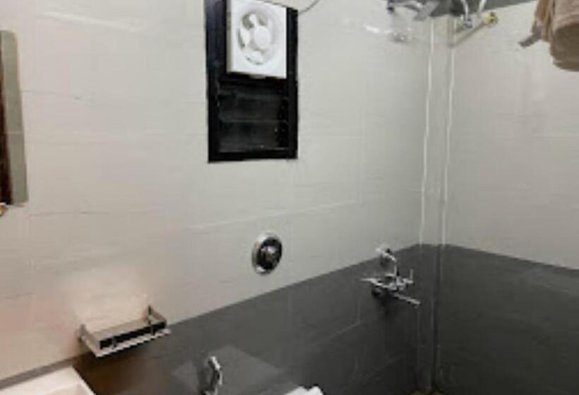 Отель Erisha Tadoba Chandrapur