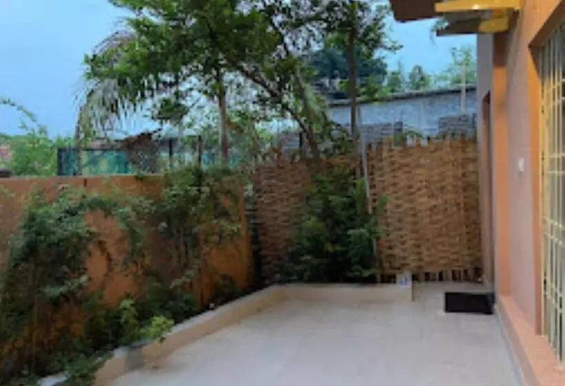 ホテル Erisha Tadoba Chandrapur