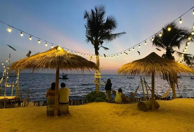 ホテル Golden Dragon Beach Resort โกลเด้น ดราก้อน บีช รีสอร์ท