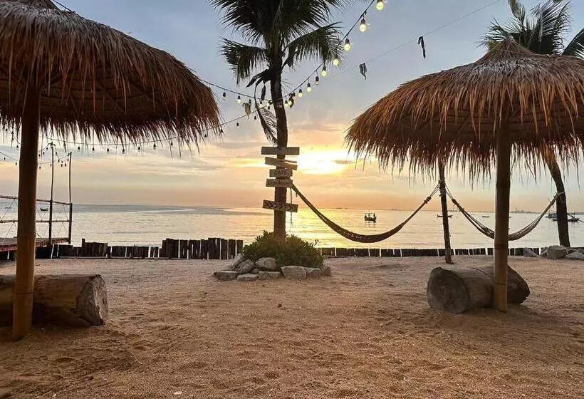 ホテル Golden Dragon Beach Resort โกลเด้น ดราก้อน บีช รีสอร์ท