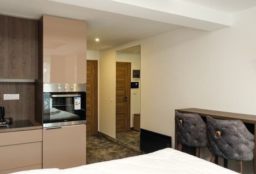 هتل Harmonia Palace