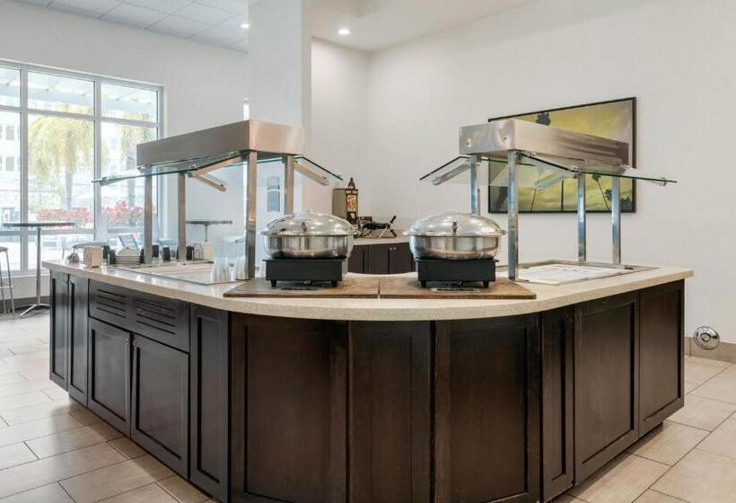 酒店 Staybridge Suites Downtown St Petersburg Florida