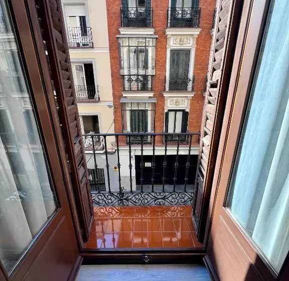 پانسیون Hostal Conde De Alba