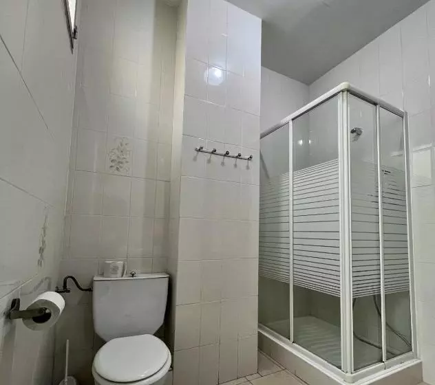 پانسیون Hostal Conde De Alba