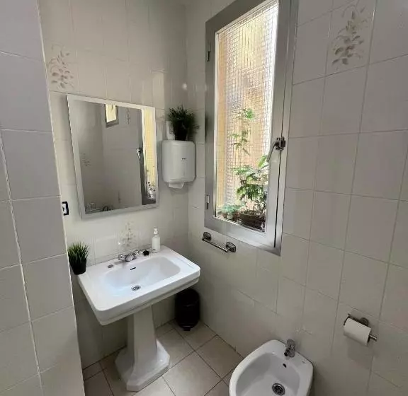 پانسیون Hostal Conde De Alba