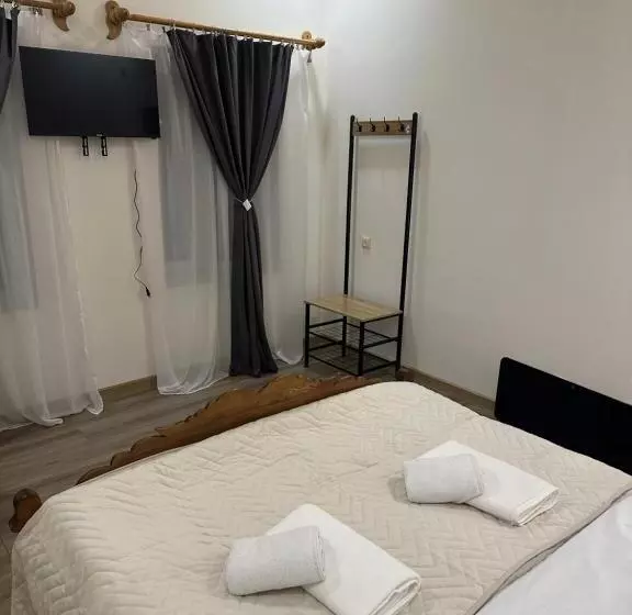 پانسیون Mamuka Chartolani Guesthouse