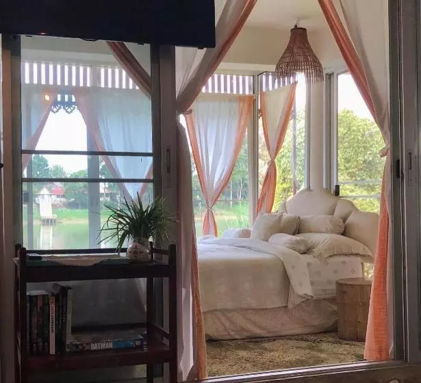 ペンション River Flow House Bangtanod