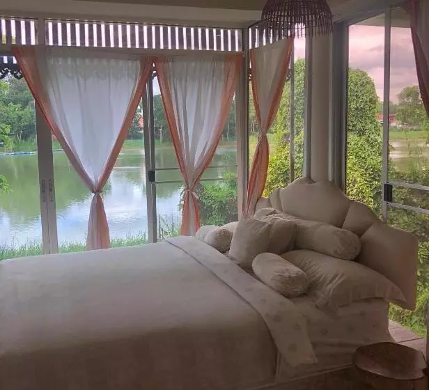 ペンション River Flow House Bangtanod