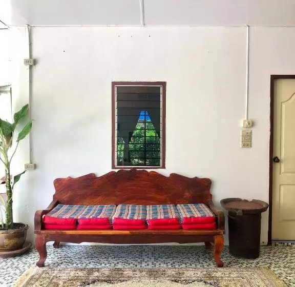 ペンション River Flow House Bangtanod