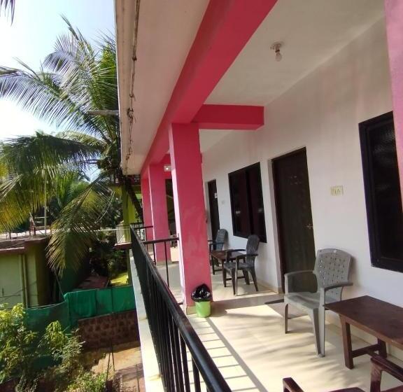 پانسیون The Valley