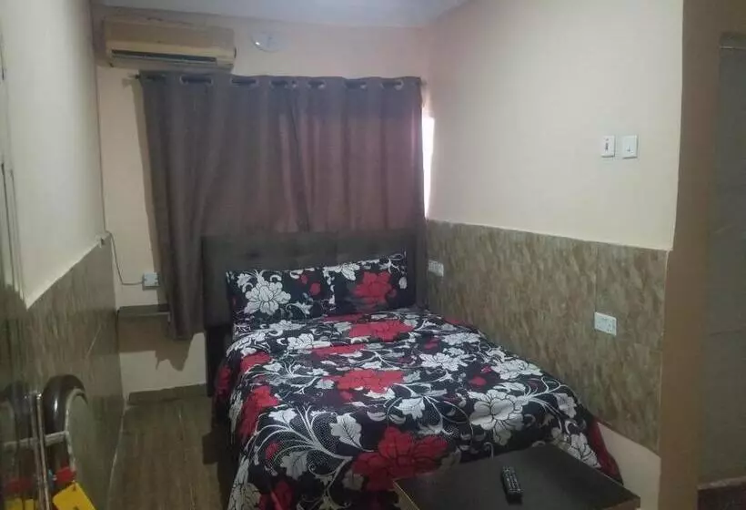 Stainless World International Hotel And Suites