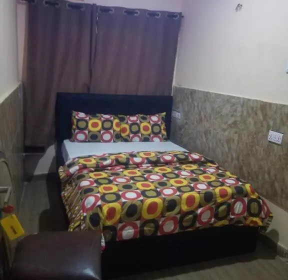 Stainless World International Hotel And Suites