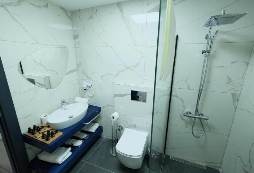 Xen Deluxe Boutique Hotel And Restaurant