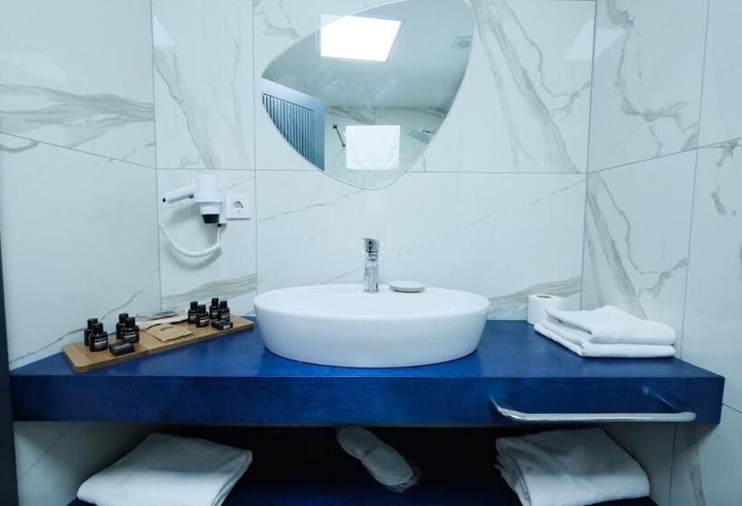 Xen Deluxe Boutique Hotel And Restaurant