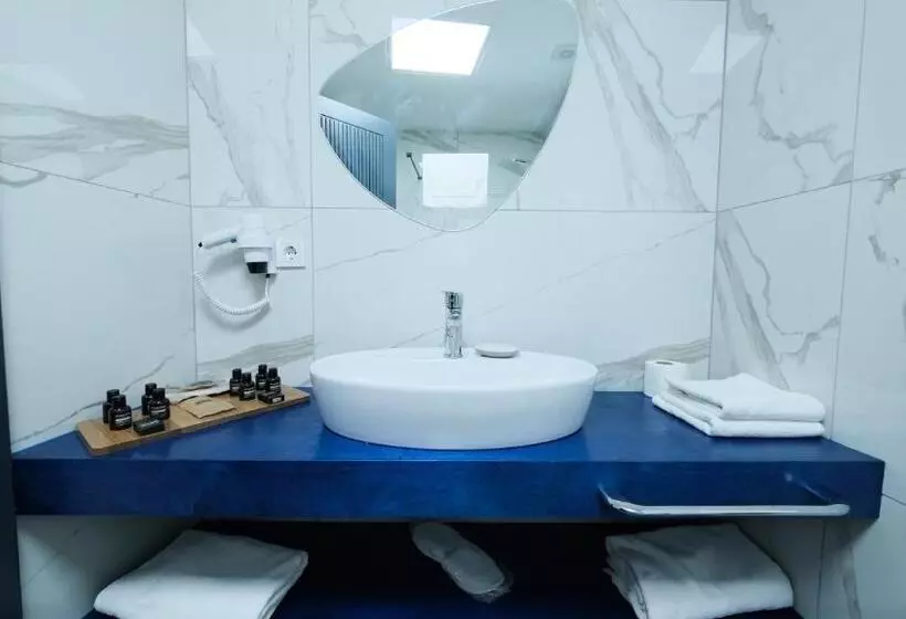 Xen Deluxe Boutique Hotel And Restaurant