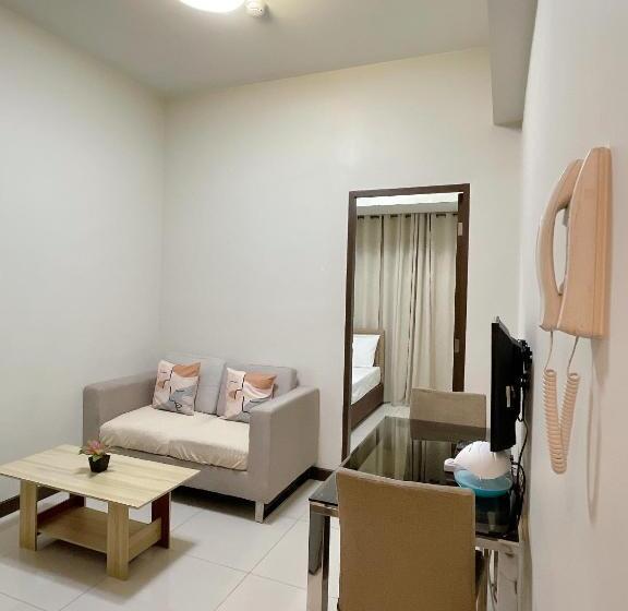 Admiral Baysuites 1 Br Unit