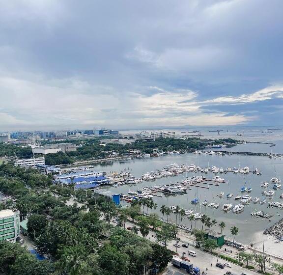 Admiral Baysuites 1 Br Unit