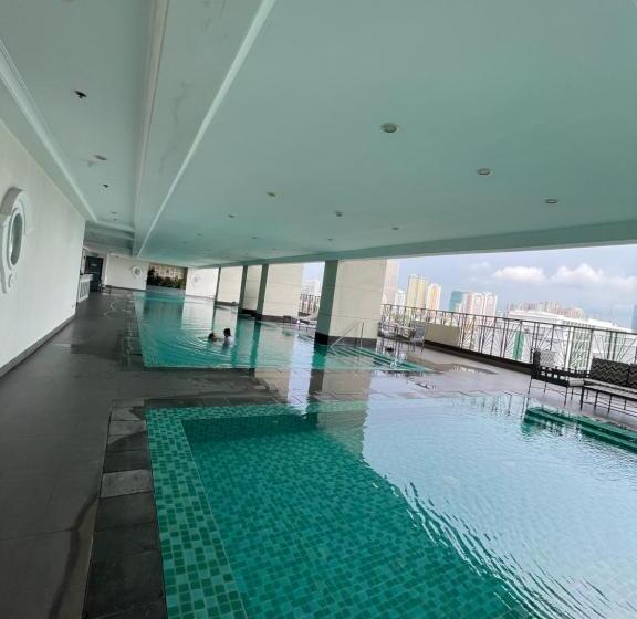 Admiral Baysuites 1 Br Unit