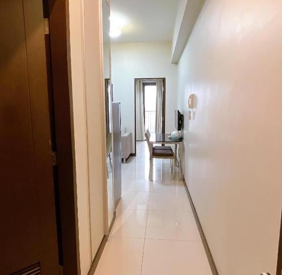 Admiral Baysuites 1 Br Unit