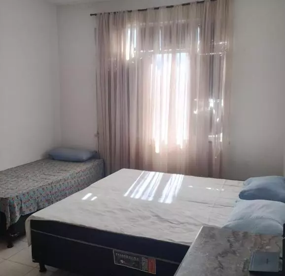 ユースホステル Pousada Family