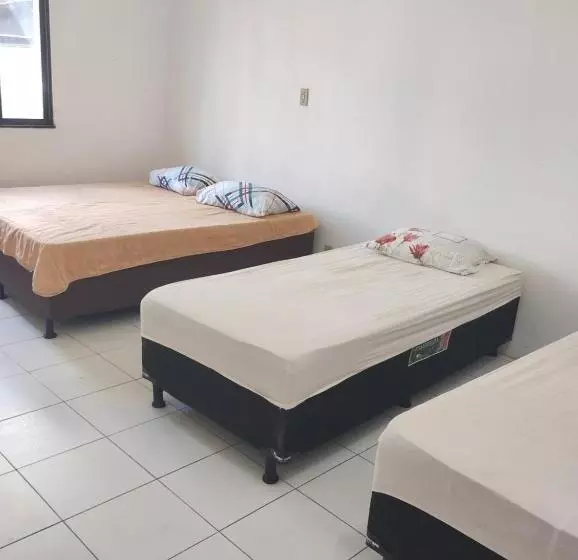 ユースホステル Pousada Family