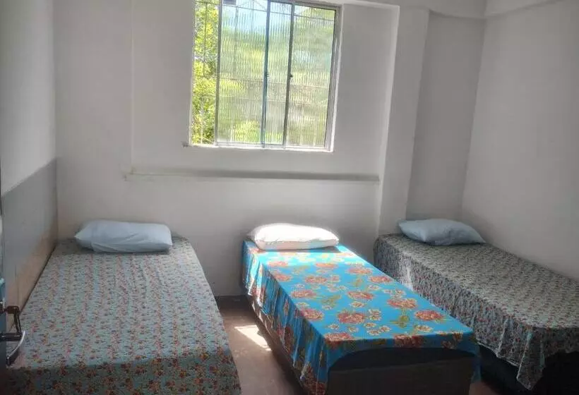 ユースホステル Pousada Family