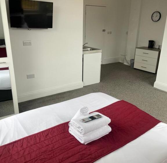 هاستل River Side Rooms