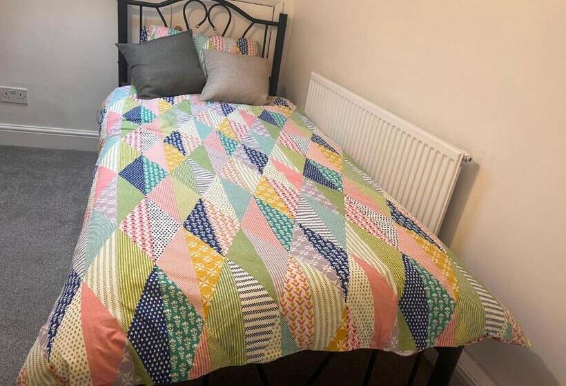 ユースホステル Southstreet Suites