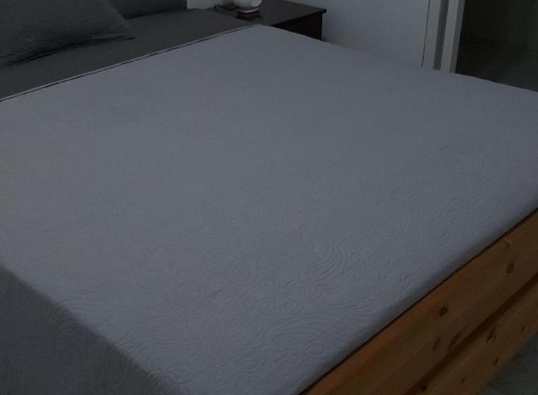 تختخواب و صبحانه Top D  Coroa