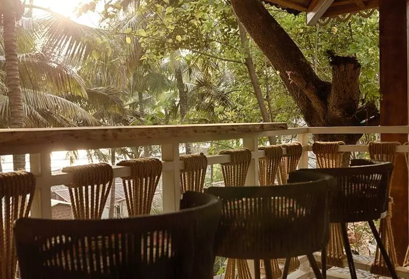 Hotelli Aralea Beach Resort By Stone Wood, Morjim