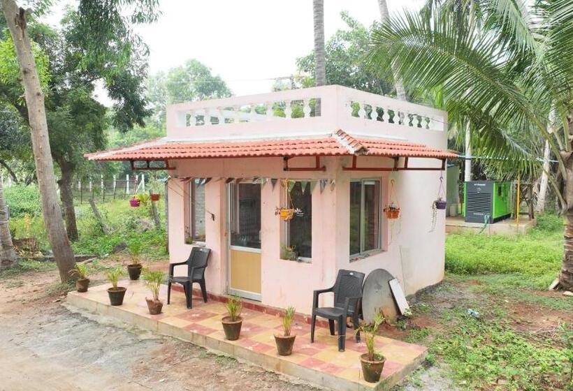 בית מלון כפרי Brindavanam Resort