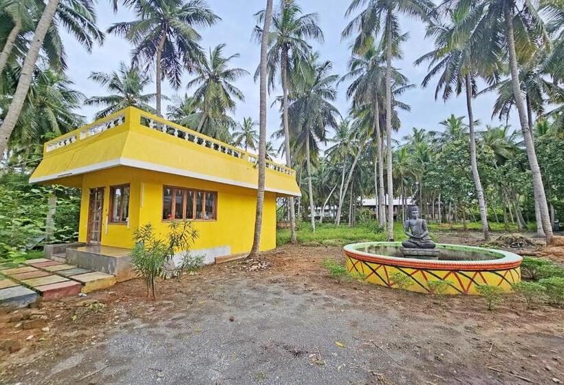 בית מלון כפרי Brindavanam Resort