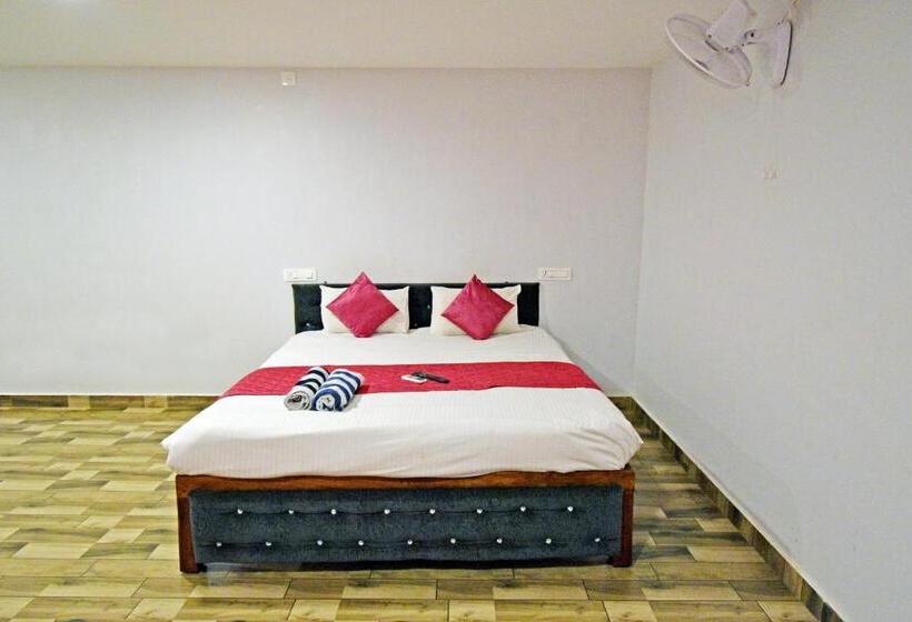 בית מלון כפרי Brindavanam Resort