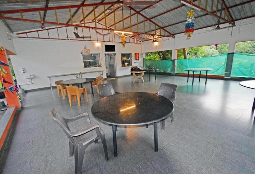 בית מלון כפרי Brindavanam Resort