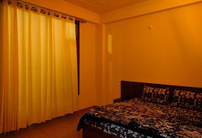 בית מלון כפרי Splendour Food And Stay