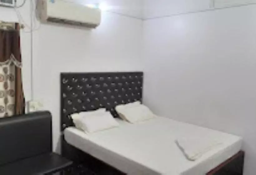 Hotel Yash,dehri