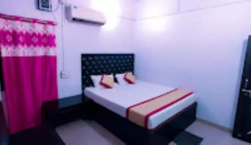 Hotel Yash,dehri