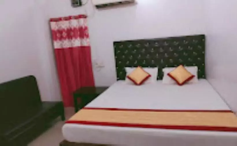 Hotel Yash,dehri