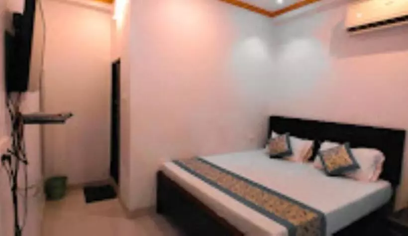 Hotel Yash,dehri